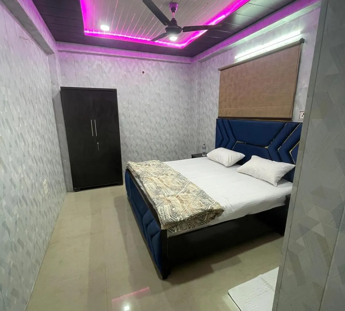 Flat With Four Bedroom Varanasi Índia
